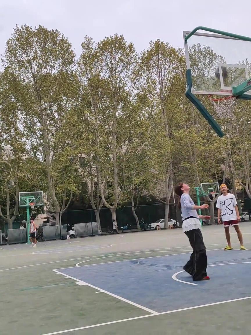 真打不過周師的姐姐...